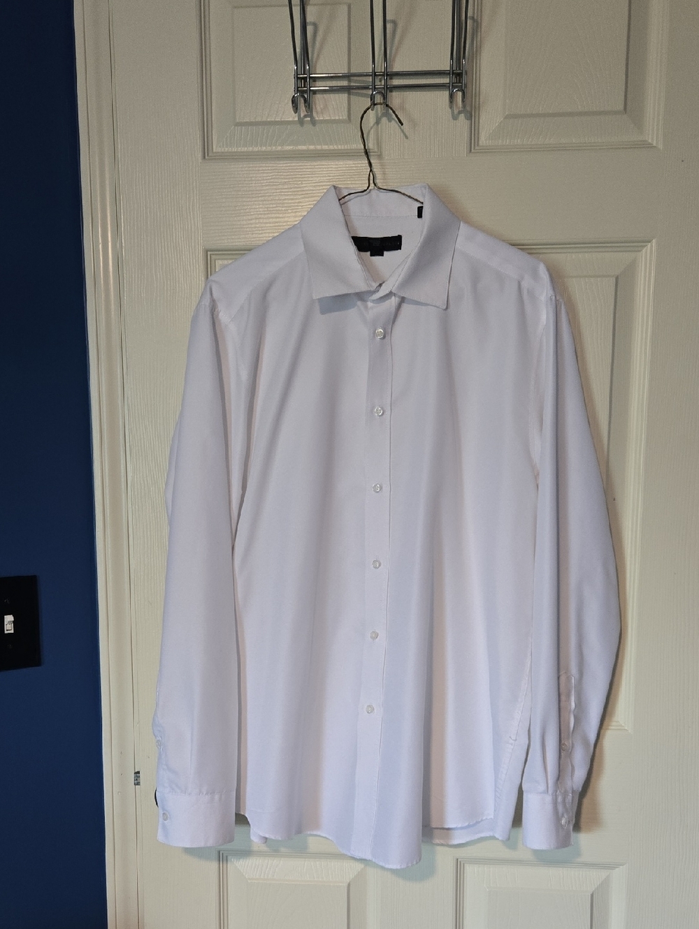 Society Of Threads White Long-Sleeve Dress Shirt